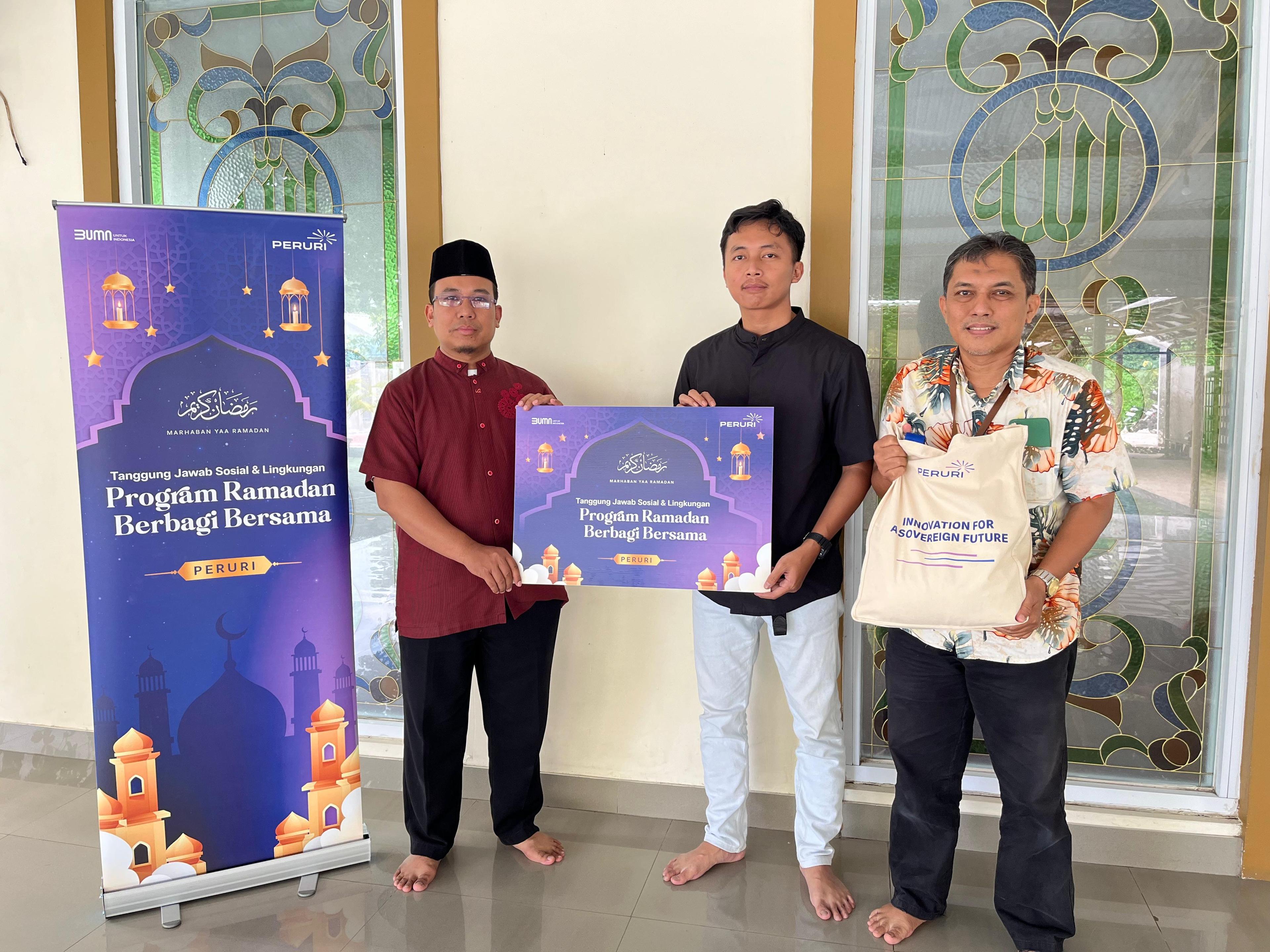 PERURI Salurkan Bantuan Sembako Ramadan Sekaligus Dukung UMKM Binaan
