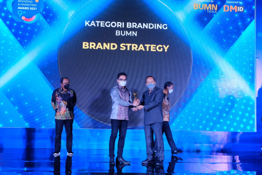 Berhasil Memperkuat Positioning Sebagai Penjamin Keaslian, Peruri Raih Penghargaan Brand Strategy